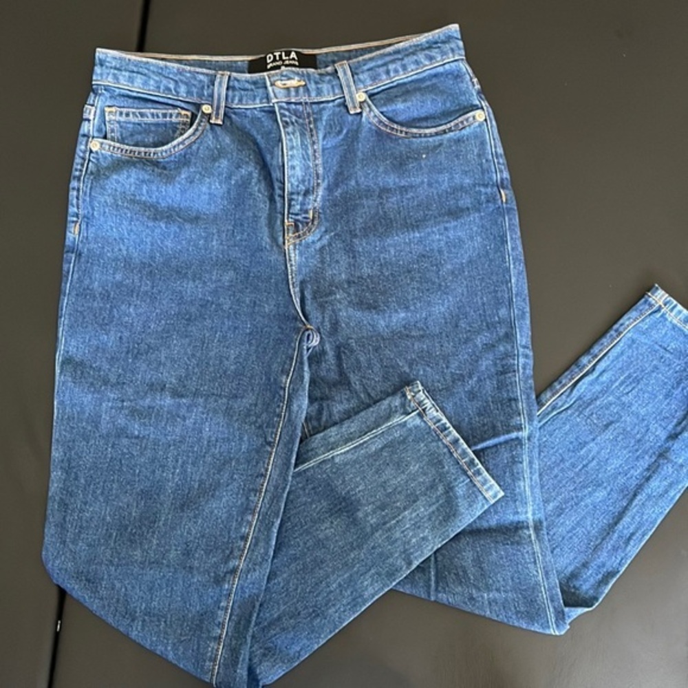 CLASSIC BLUE JEAN